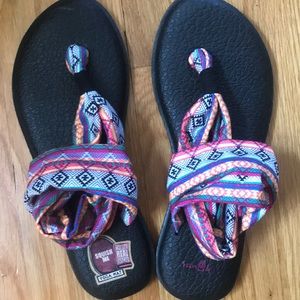 Sanuk Yoga Sling 2 Sandals- never worn!